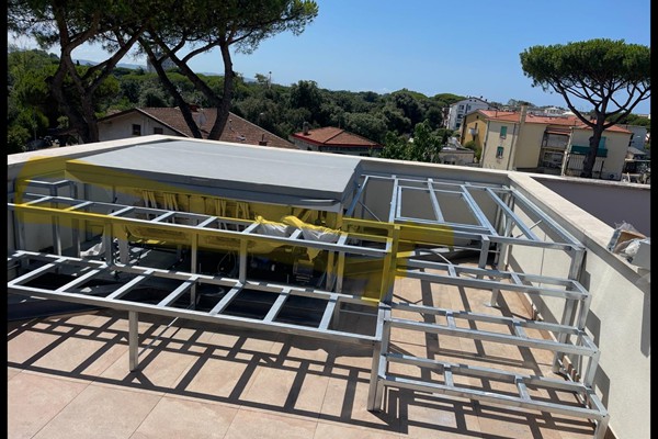 vendita pavimentazioni in legno per esterni, decking, pedane legno giardino piscine