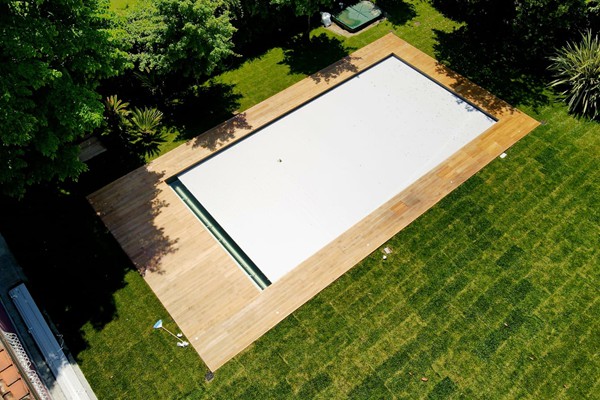 vendita pavimentazioni in legno per esterni, decking, pedane legno giardino piscine