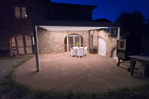 vendita pergotende in legno, tettoie, tende, copertura portico