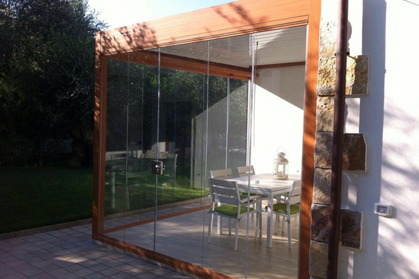 vendita vetrate scorrevoli in legno, dehors giardino, spazio esterno locale