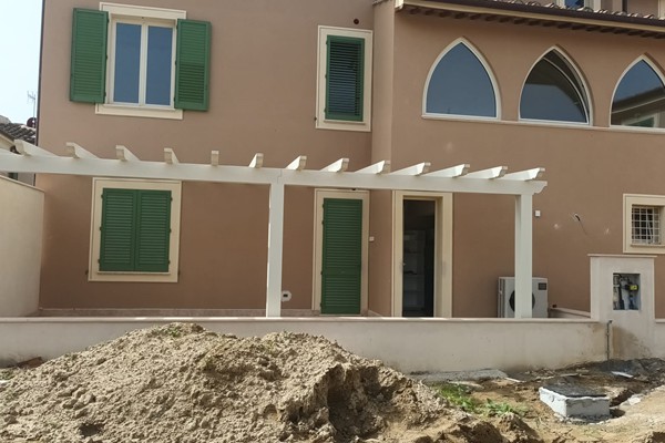 vendita e montaggio pergolati di legno-strutture da giardino