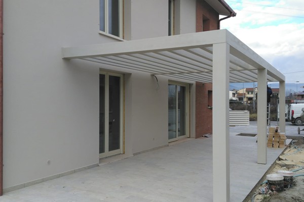 vendita e montaggio pergolati di legno-strutture da giardino