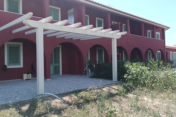 vendita e montaggio pergolati di legno-strutture da giardino