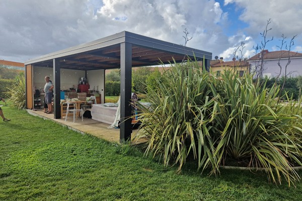 vendita e montaggio pergolati di legno-strutture da giardino