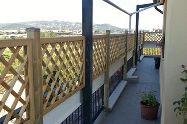 vendita grigliati in legno griglie arredi giardini piscine