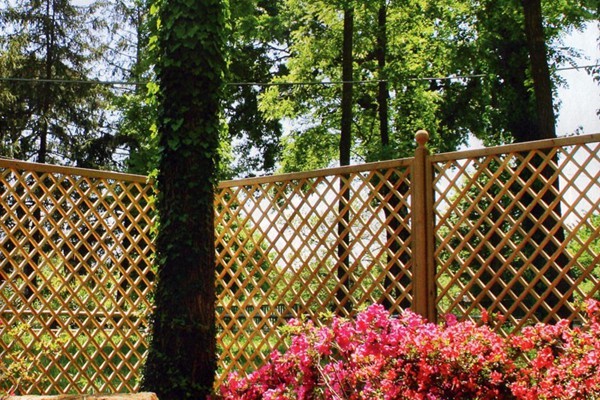 vendita grigliati in legno griglie arredi giardini piscine