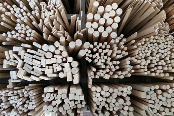 vendita listelli e tavolette di legno di balsa