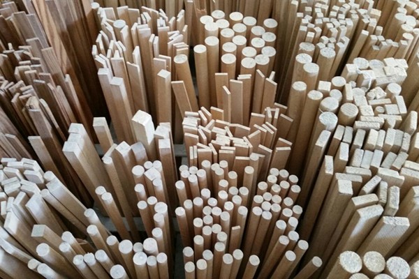 vendita listelli e tavolette di legno di balsa
