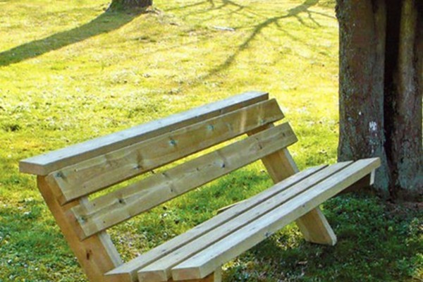 vendita di panchine in legno e metallo da giardino per arredi urbani e privati