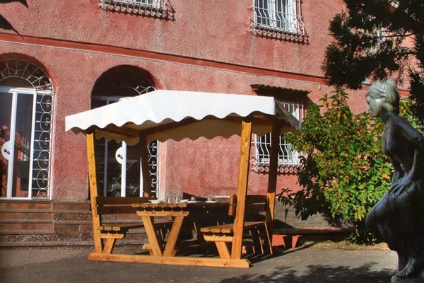 vendita tavoli in legno da giardino balcone e terrazza